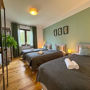 Immostay #8 - Haus Fuer 13 Personen Mit 7 - Grosser Garten & Grill, Free Parking, Wlan Apartment